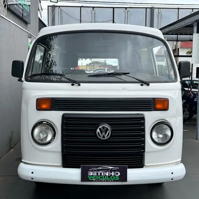 Carro Volkswagen Kombi 2012 Lotação 1.4 (Flex)