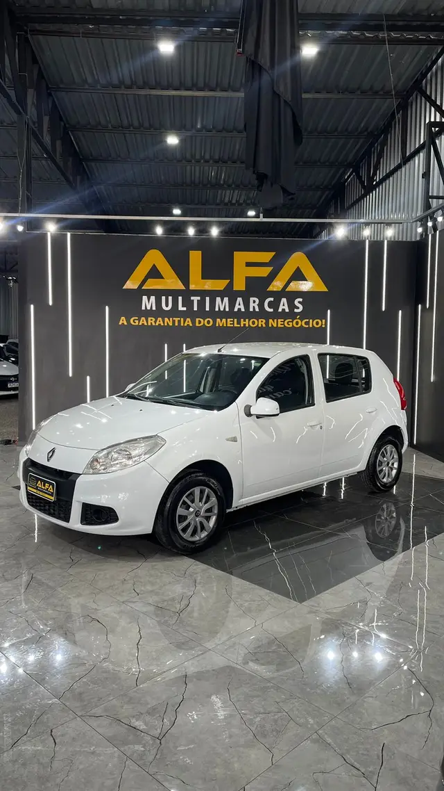 Carro Renault Sandero 2013 Authentique 1.0 16V (flex)