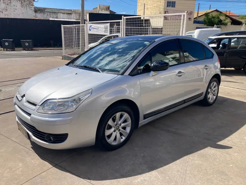 Citroën C4 GLX 1.6 (flex)