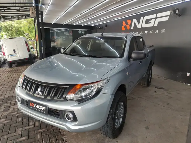 Carro Mitsubishi L200 Triton Sport 2020 2.4 CD 4x4 Dies.