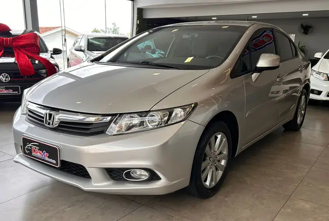Carro Honda Civic 2014 New  LXS 1.8 16V i-VTEC (Flex)