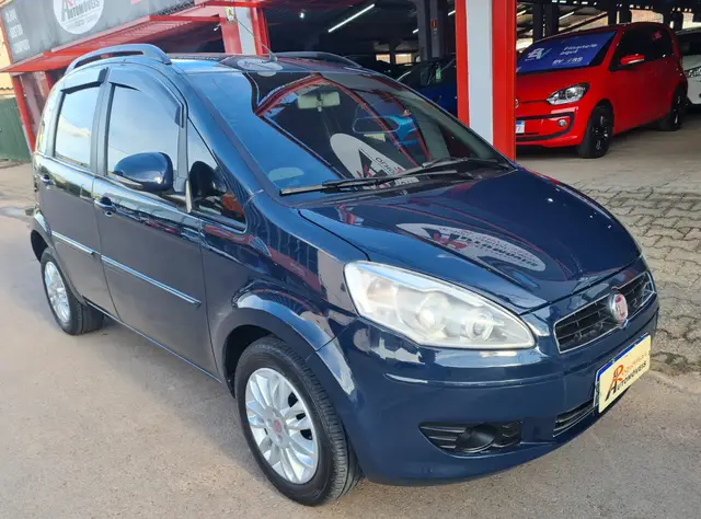Carro Fiat Idea 2012 Attractive 1.4 8V (Flex)