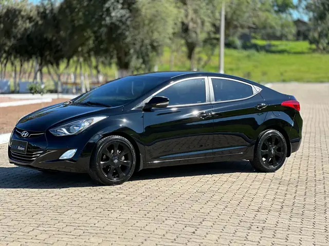 Carro Hyundai Elantra 2013 Sedan 1.8 GLS (aut)