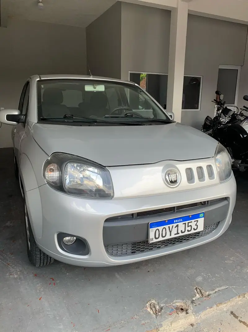 Fiat Uno Vivace Italia 1.0 8V (Flex) 4p