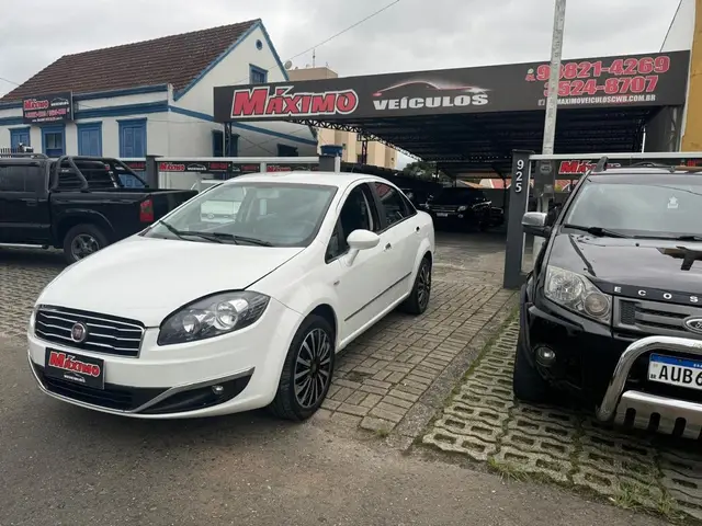 Carro Fiat Linea 2015 Essence 1.8 16V Dualogic (Flex)