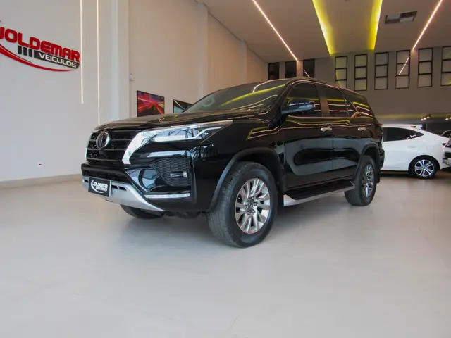 Carro Toyota SW4 2022 SRX 2.8 turbodiesel 5L 4x4 (Aut)