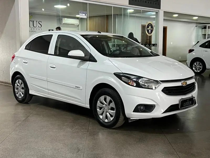 Chevrolet Onix 1.0 LT SPE/4