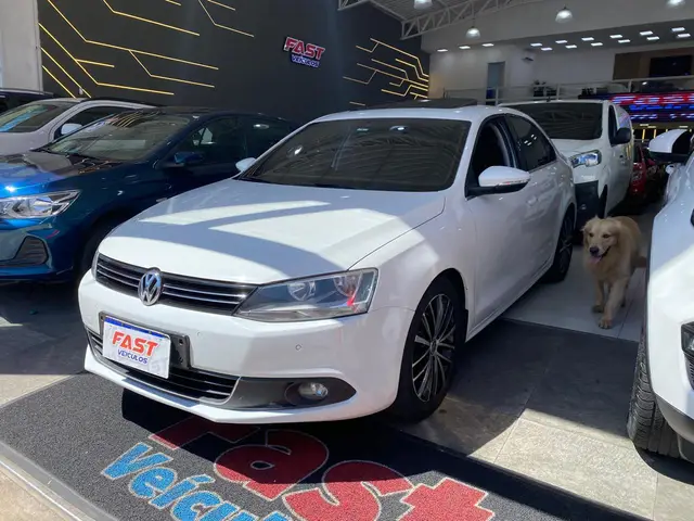 Carro Volkswagen Jetta 2014 2.0 TSI Highline DSG