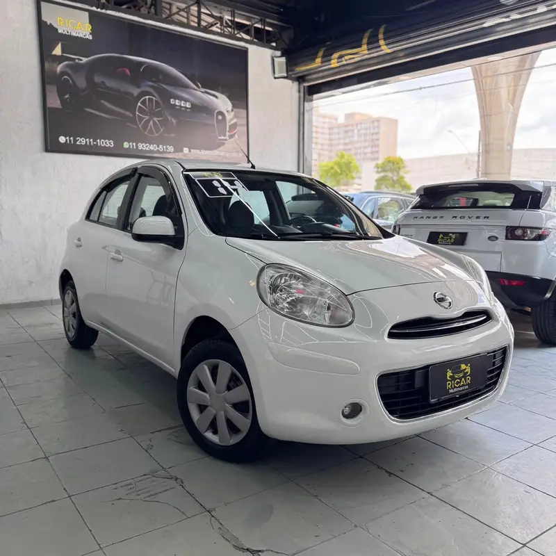 Nissan March 1.0 16V S (Flex)