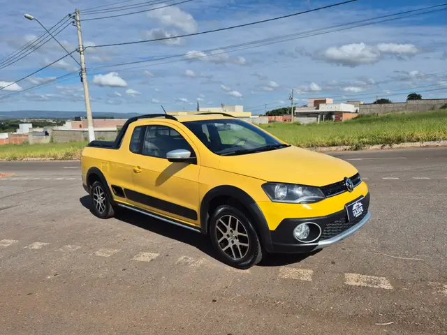 Carro Volkswagen Saveiro 2014 Cross 1.6 (Flex) (cab. estendida)