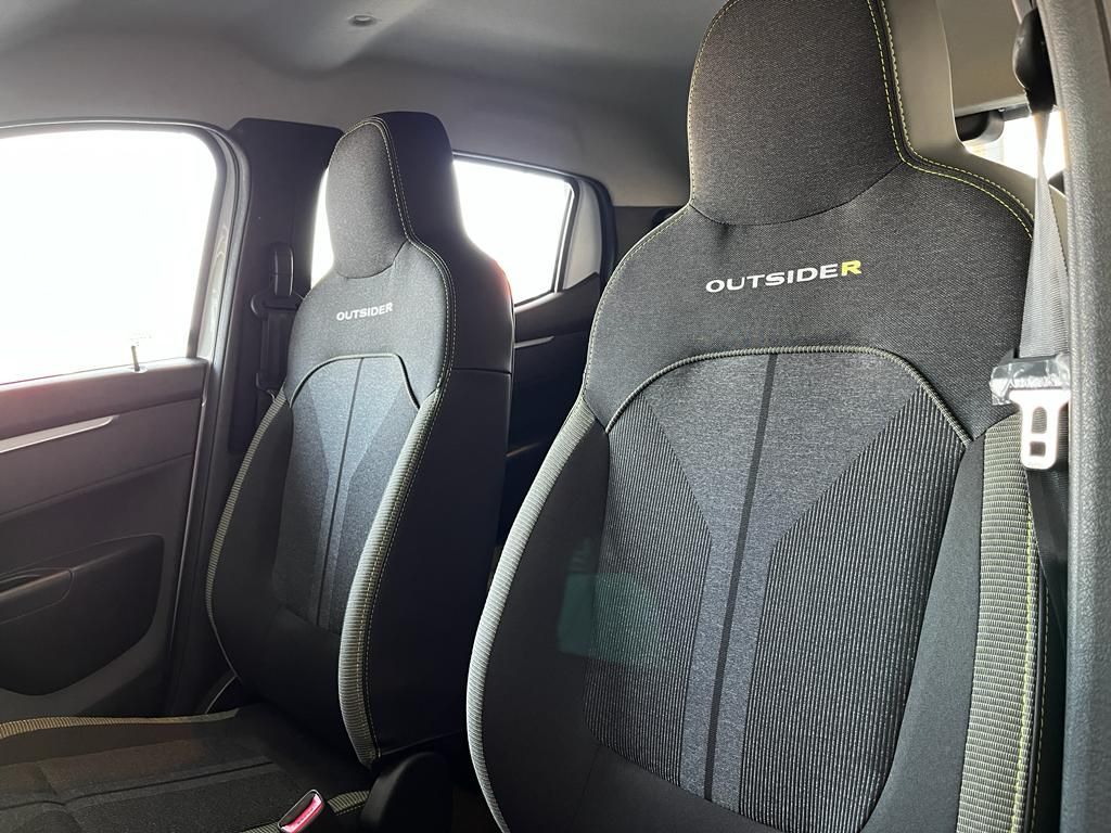 Kwid Outsider 1.0