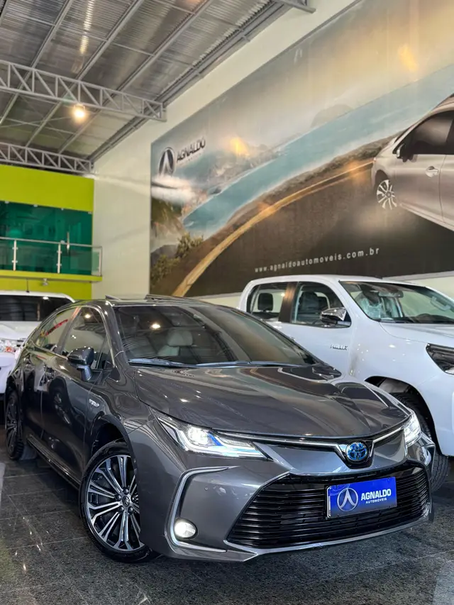 Carro Toyota Corolla 2023 Altis Hybrid Premium 1.8 Flex