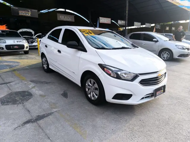 Carro Chevrolet Onix Plus 2020 JOY Plus 1.0 8V 4p Flex Mec.