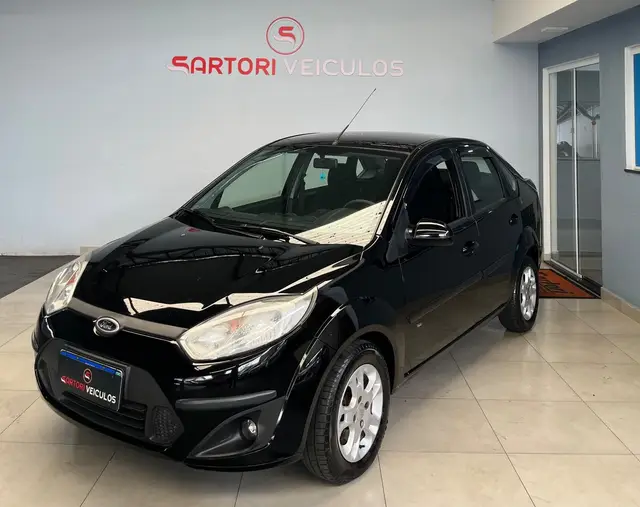 Carro Ford New Fiesta Sedan 2014 1.6 SE (Flex)
