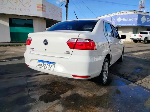 Carro Volkswagen Voyage 2022 1.6