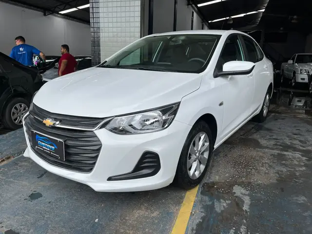 Carro Chevrolet Onix Plus 2023 LT 1.0