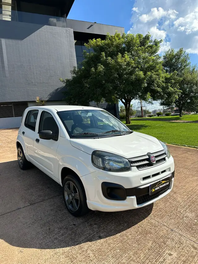 Carro Fiat Uno 2019 Attractive 1.0 8V (Flex) 4p