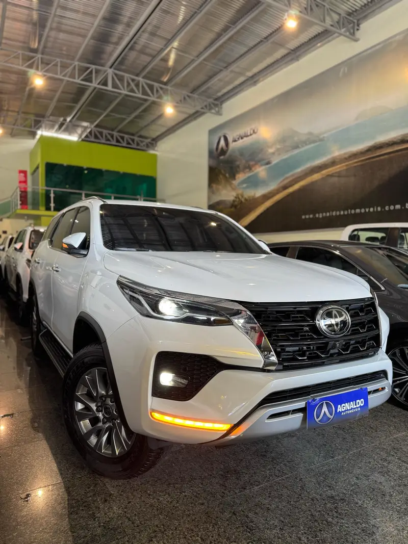 Toyota SW4 SRX 2.8 turbodiesel 5L 4x4 (Aut)