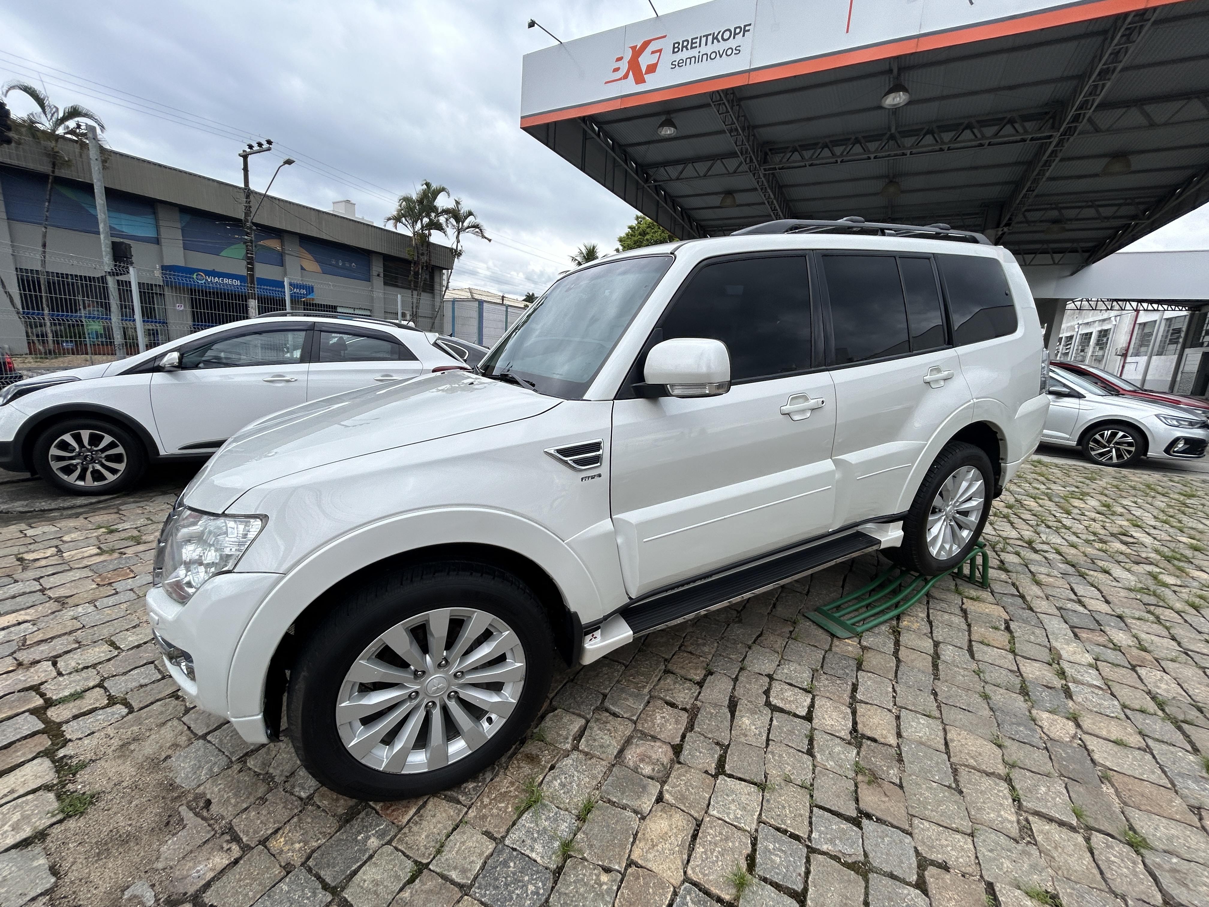 mitsubishi 3.2 di-d 3d hpe 4wd