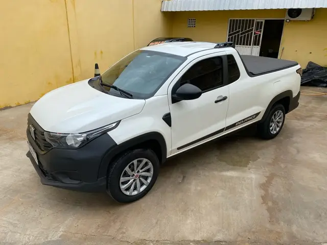 Carro Fiat Strada 2023 Endurance 1.4 Cabine Plus (Flex)
