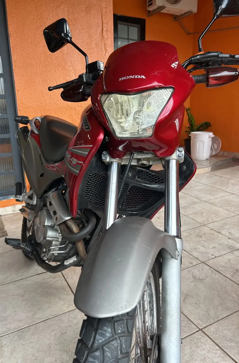 Honda NX 4 Falcon 400