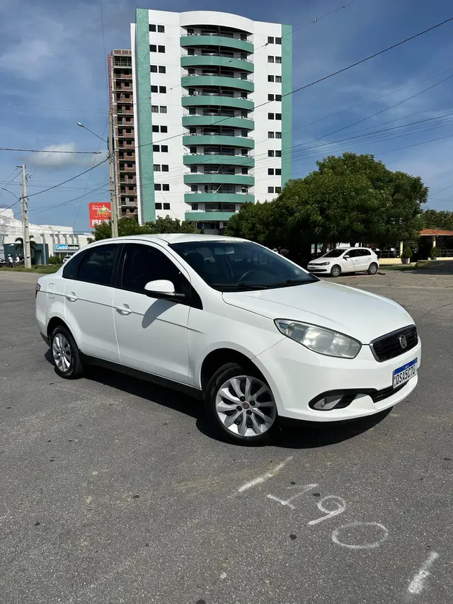 Carro Fiat Grand Siena 2018 Evo Attractive 1.4 8V (Flex)