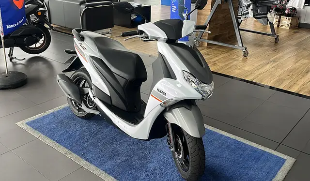 Carro Yamaha Fluo 2024 ABS
