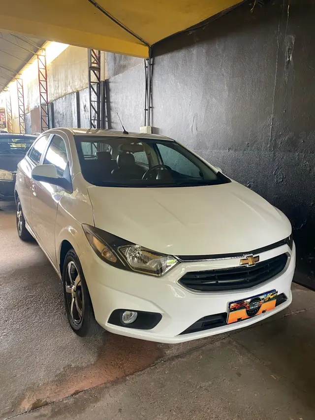 Carro Chevrolet Onix 2017 1.4 LTZ SPE/4 (Aut)