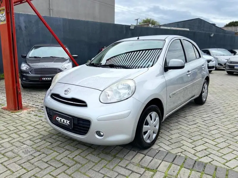 Nissan March 1.6 16V S (Flex)