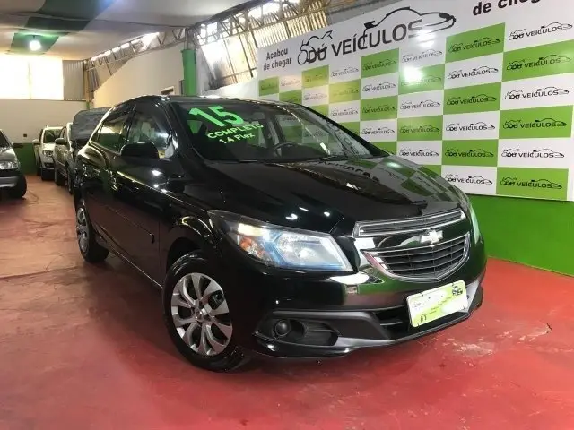 Carro Chevrolet Onix 2015 1.4 LT SPE/4 (Aut)