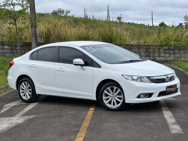 Carro Honda Civic 2014 New  LXR 2.0 i-VTEC (Aut) (Flex)
