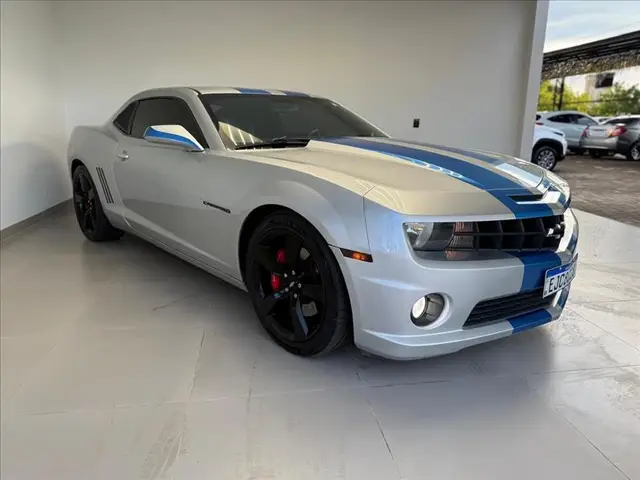 Carro Chevrolet Camaro 2011 SS 6.2