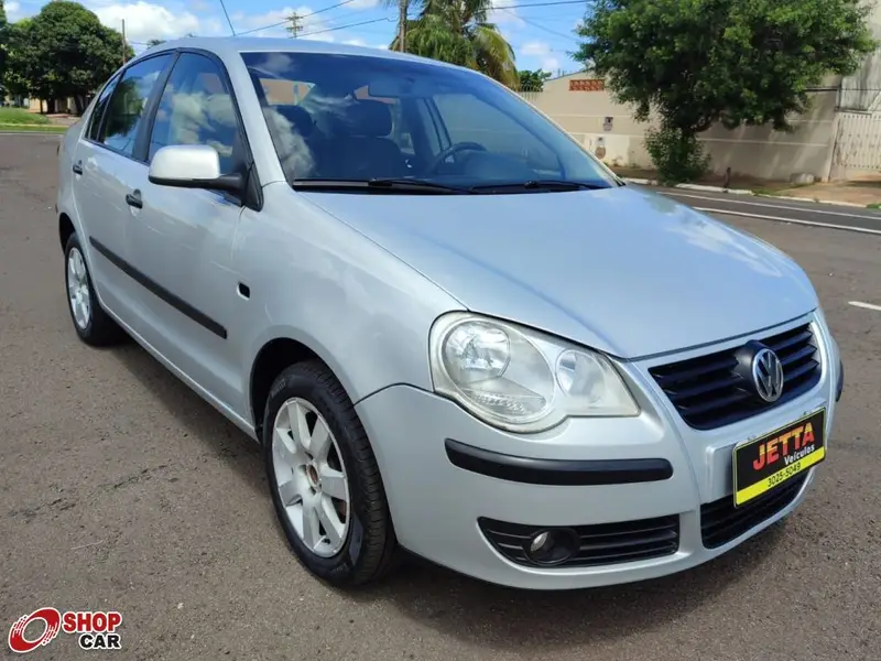 Volkswagen Polo Sedan 1.6 8V (Flex)
