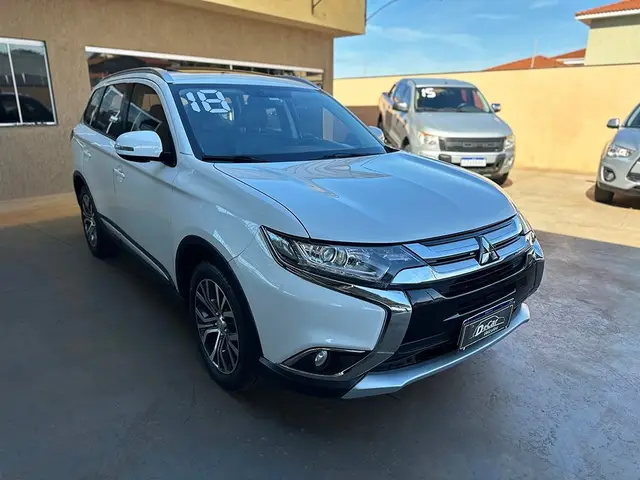 Carro Mitsubishi Outlander 2018 2.0 16V CVT