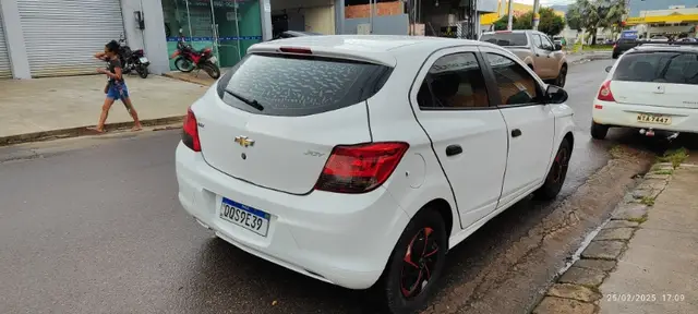 Carro Chevrolet Onix 2019 1.0 Joy SPE/4
