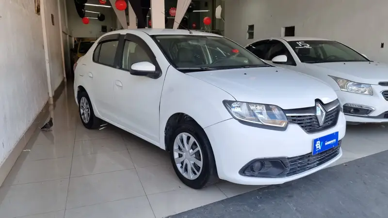 Renault Logan Expression 1.0 16V (flex)
