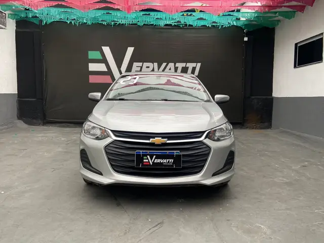 Carro Chevrolet Onix Plus 2023 LT 1.0