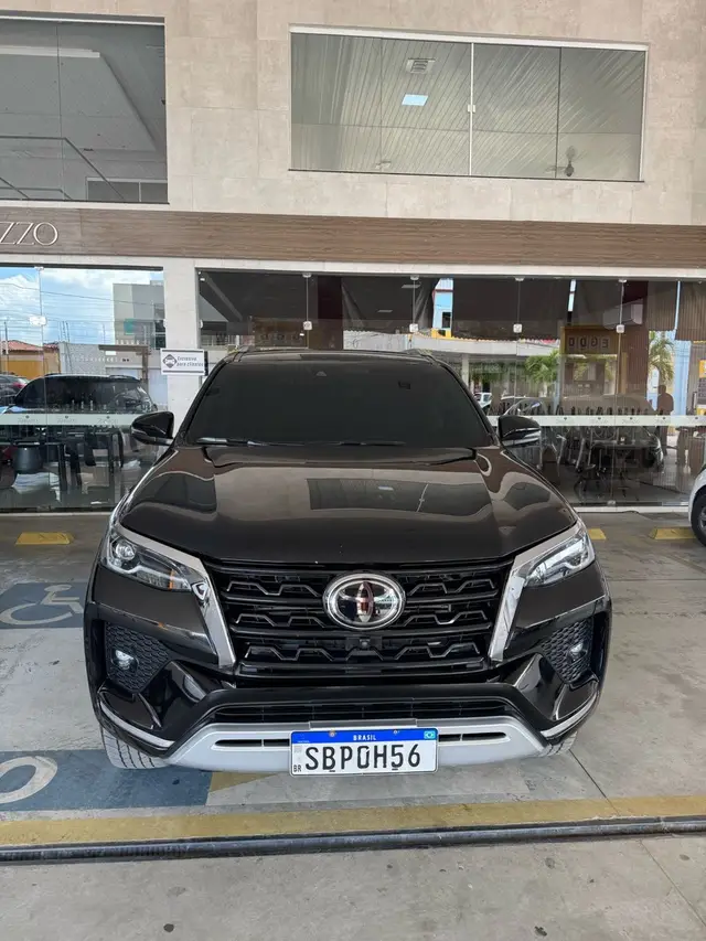 Carro Toyota SW4 2022 SRX 2.8 turbodiesel 5L 4x4 (Aut)