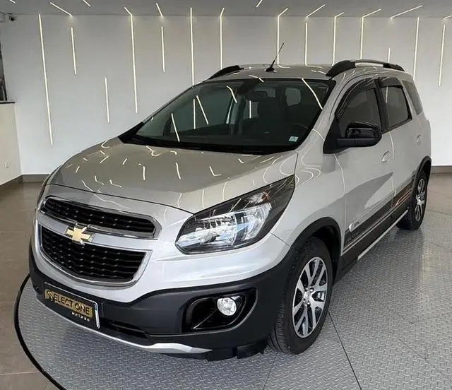 Carro Chevrolet Spin 2017 Activ 1.8 (Flex) (Aut)