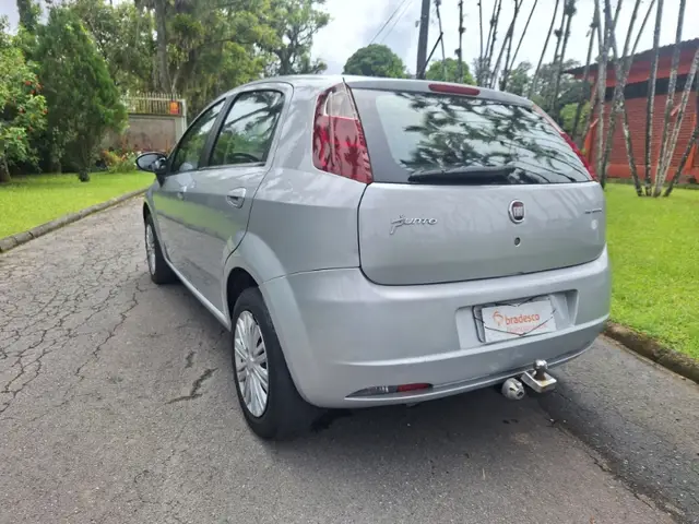 Carro Fiat Punto 2011 Attractive 1.4 (Flex)
