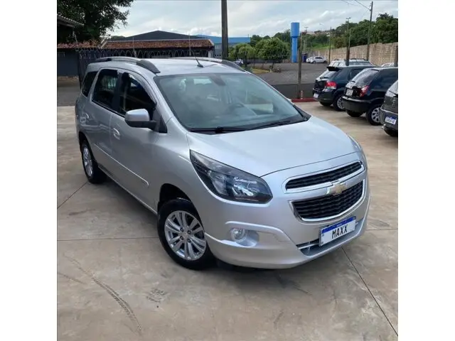 Carro Chevrolet Spin 2017 LT 5S 1.8 (Flex)