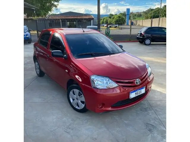 Carro Toyota Etios 2013 X 1.3 (Flex)
