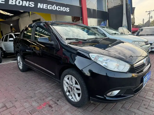 Carro Fiat Grand Siena 2013 Essence 1.6 16V Dualogic (Flex)