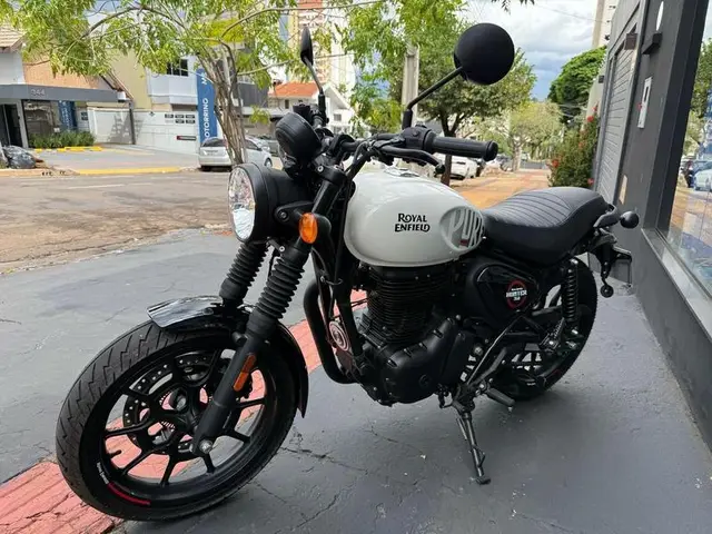 Carro Royal Enfield Hunter 350 2025 Dapper