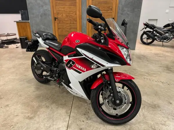 Carro Yamaha XJ6 N 2016 XJ6 N 600 (ABS)