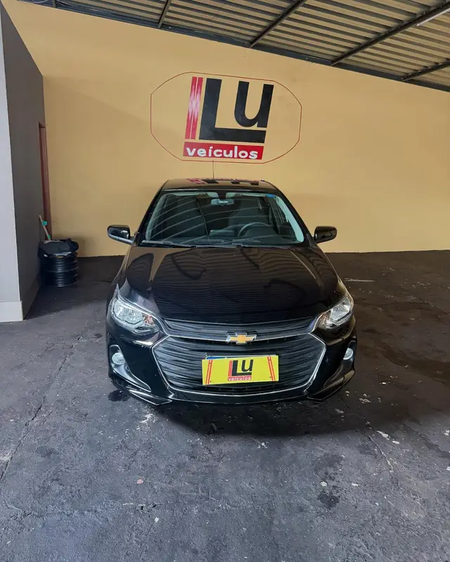 Carro Chevrolet Onix Plus 2024 LT 1.0