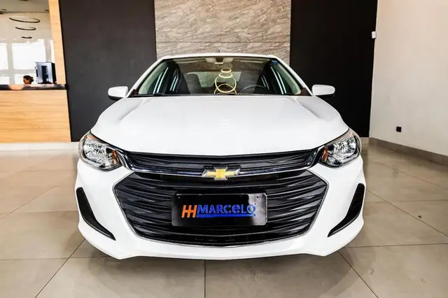 Carro Chevrolet Onix Plus 2023 LT 1.0