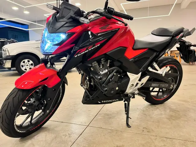 Carro Honda CB 300F Twister 2022 Standard