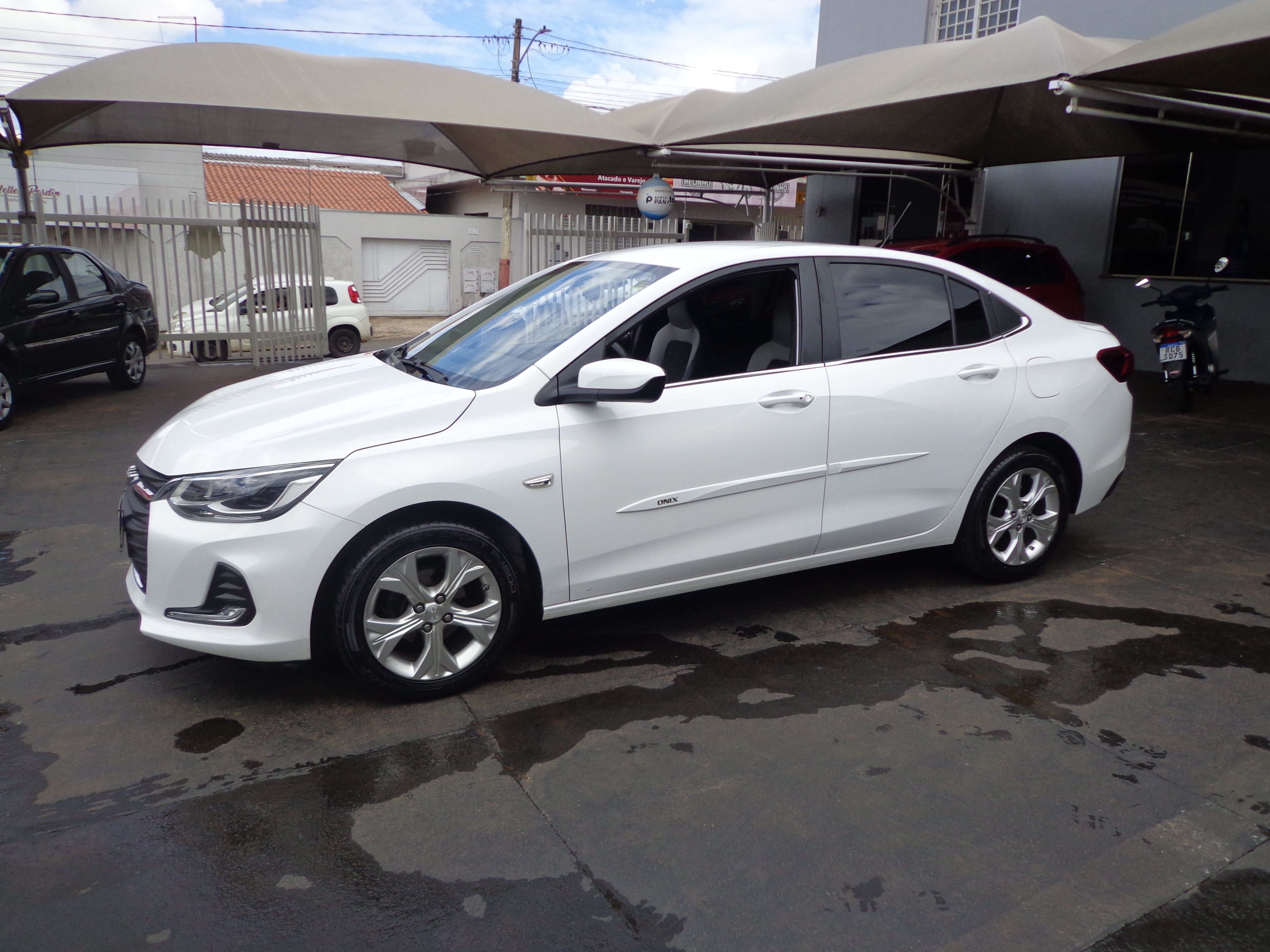 Chevrolet Onix Plus