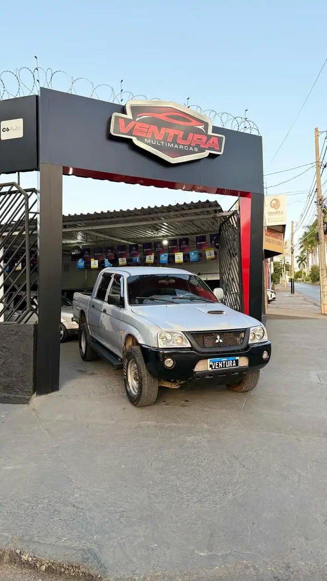 Carro Mitsubishi L200 2011 L 200 GL 4x4 2.5 Turbo (cab. dupla)